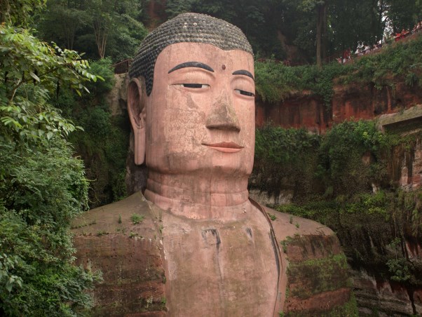 摄图网_320235525_佛山腰菩萨雕像旅行爬坡岩石洞穴地标旅游历史（企业商用）.jpg