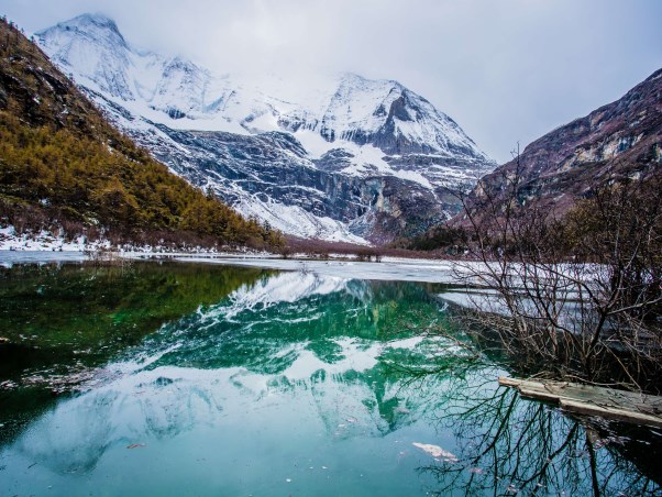 摄图网_501052624_稻城亚丁夏诺多吉雪山(企业商用).jpg